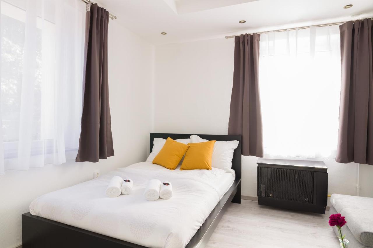 Stilusos Lakas Ingyenes Parkolassal Debrecen Ngoại thất bức ảnh