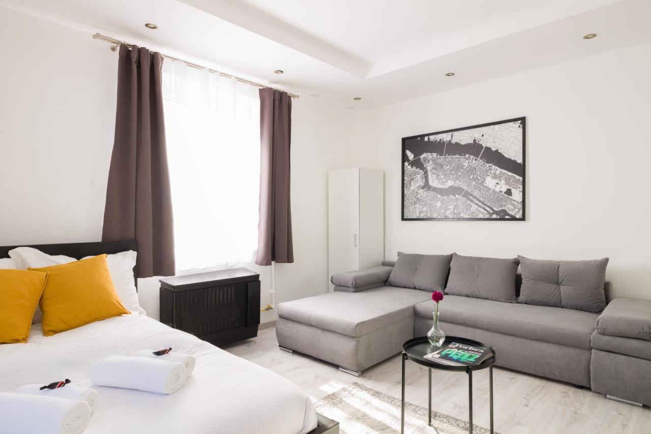 Stilusos Lakas Ingyenes Parkolassal Debrecen Ngoại thất bức ảnh