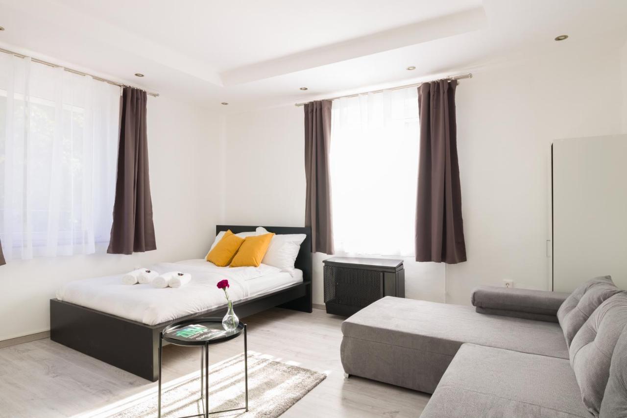 Stilusos Lakas Ingyenes Parkolassal Debrecen Ngoại thất bức ảnh