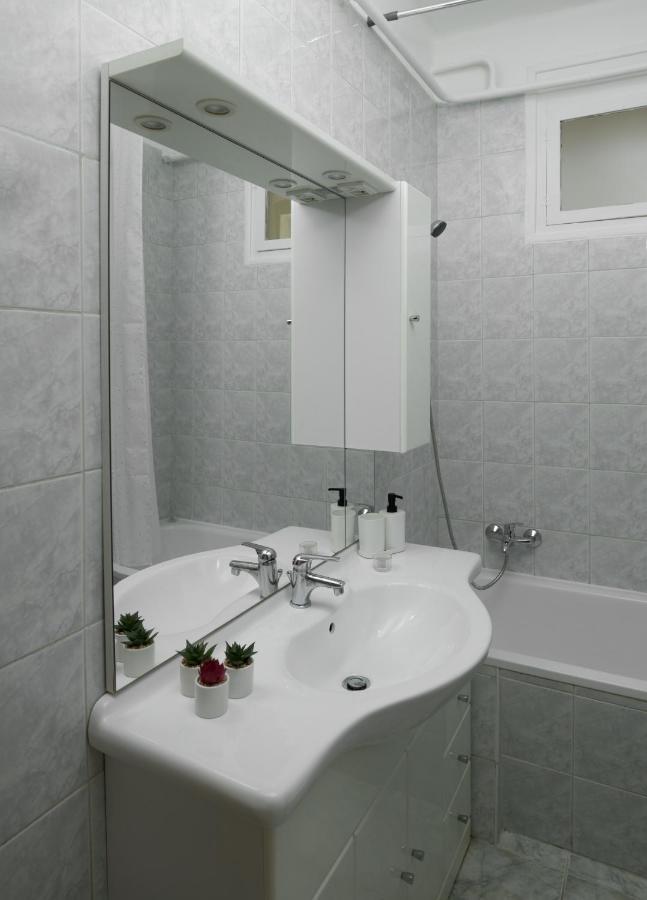 Stilusos Lakas Ingyenes Parkolassal Debrecen Ngoại thất bức ảnh